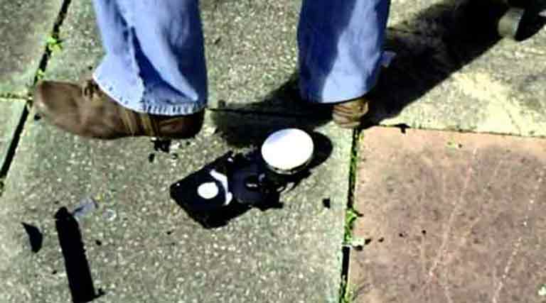 Smash VHS tape thumb